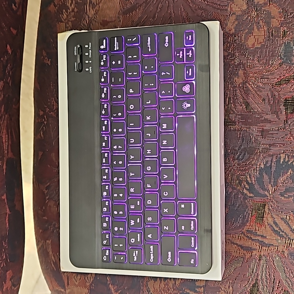 Wireless Keyboard Phone/ Tablet 10".